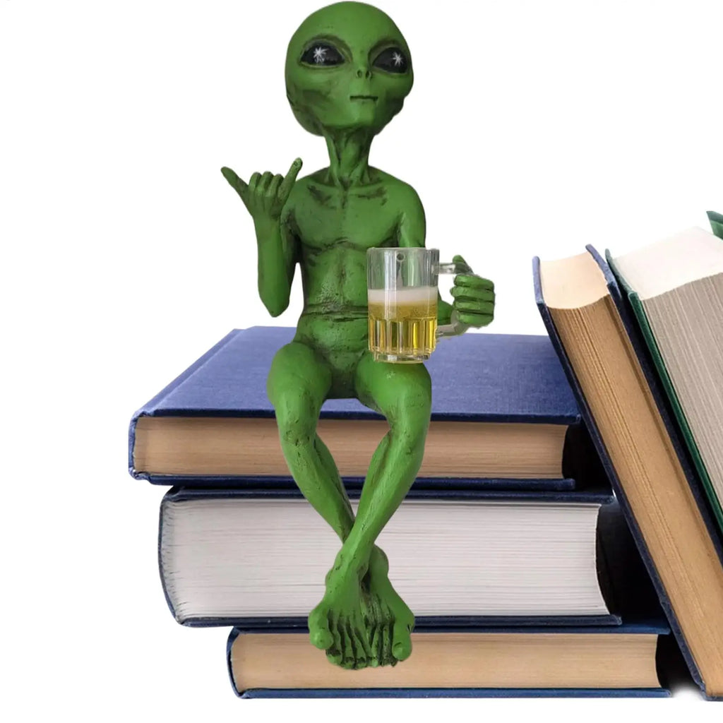 Alien Statue Beer Drinking Alien Sculpture Resin Novelty Collectibles Funny Desktop Decoration For Adults Desk Bedroom Garden